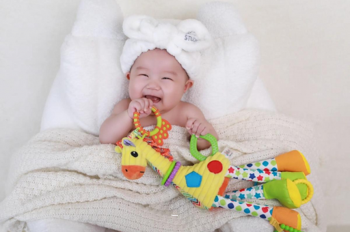 淮南三个月宝宝正确抱姿